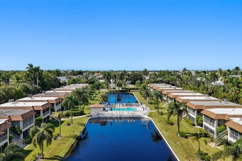 Copropriété à vendre à Naples, Floride: 2 chambres, 98.66 m2 № 2436795 - photo 4
