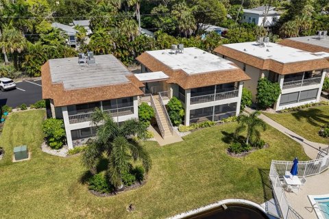 Copropriété à vendre à Naples, Floride: 2 chambres, 98.66 m2 № 2436795 - photo 3