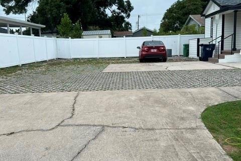 Commercial property in Tampa, Florida 100.52 sq.m. № 2219536 - photo 5