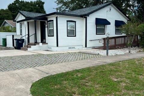 Commercial property in Tampa, Florida 100.52 sq.m. № 2219536 - photo 4