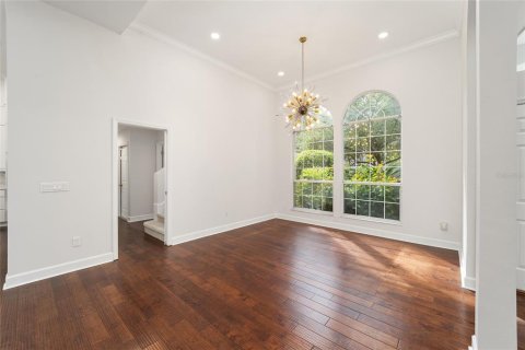 House in Gainesville, Florida 5 bedrooms, 327.48 sq.m. № 1829641 - photo 11