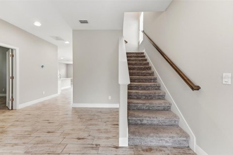 House in Odessa, Florida 4 bedrooms, 260.03 sq.m. № 2198329 - photo 4