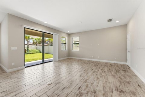 House in Odessa, Florida 4 bedrooms, 260.03 sq.m. № 2198329 - photo 5