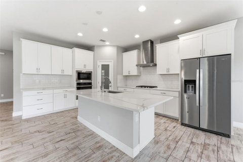 House in Odessa, Florida 4 bedrooms, 260.03 sq.m. № 2198329 - photo 8