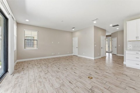 House in Odessa, Florida 4 bedrooms, 260.03 sq.m. № 2198329 - photo 7
