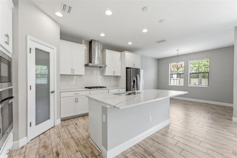 House in Odessa, Florida 4 bedrooms, 260.03 sq.m. № 2198329 - photo 11