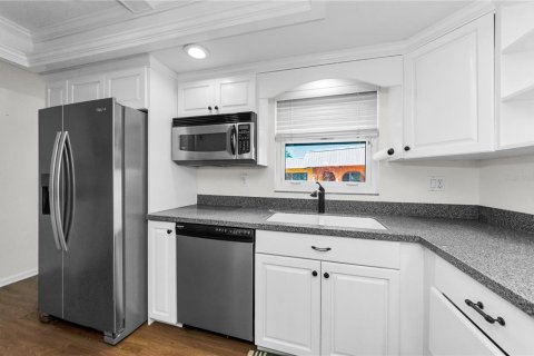 Copropriété à louer à Redington Shores, Floride: 3 chambres, 143.44 m2 № 2381163 - photo 9