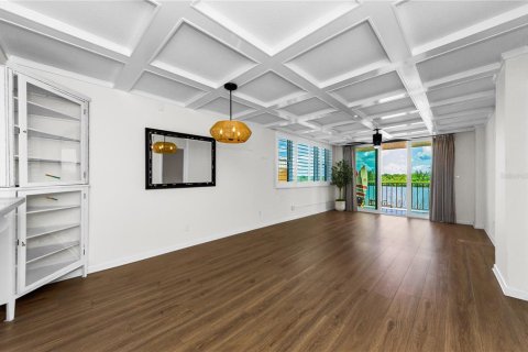 Copropriété à louer à Redington Shores, Floride: 3 chambres, 143.44 m2 № 2381163 - photo 8