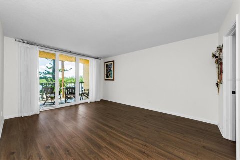 Copropriété à louer à Redington Shores, Floride: 3 chambres, 143.44 m2 № 2381163 - photo 18