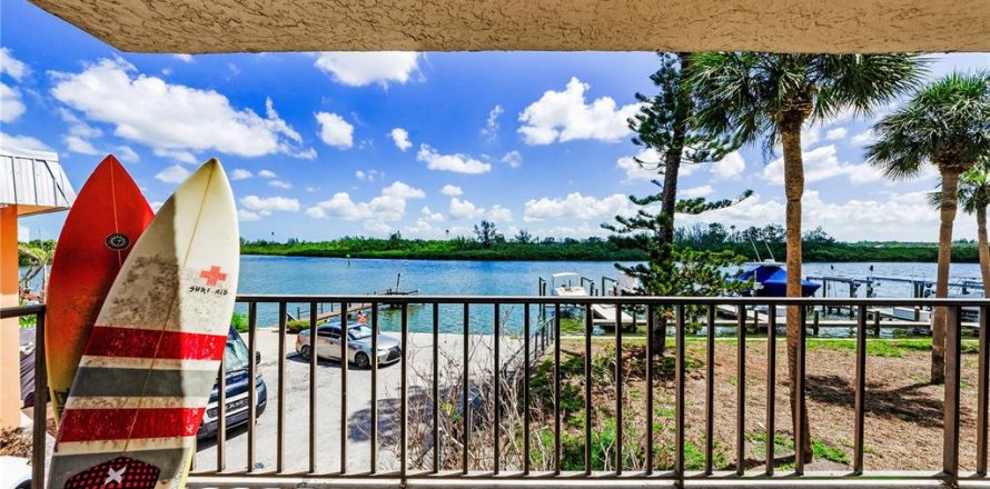 Condo à Redington Shores, Floride, 3 chambres  № 2381163