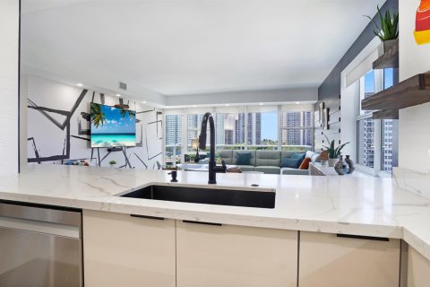 Condominio en venta en Fort Lauderdale, Florida, 2 dormitorios, 104.05 m2 № 2181910 - foto 18