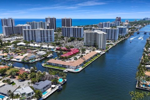 Condominio en Fort Lauderdale, Florida, 2 dormitorios № 2181910