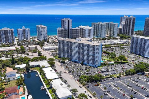 Condominio en venta en Fort Lauderdale, Florida, 2 dormitorios, 104.05 m2 № 2181910 - foto 2