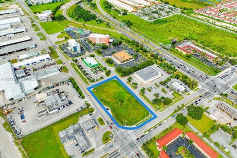 Commercial property in Florida City, Florida № 2089921 - photo 4