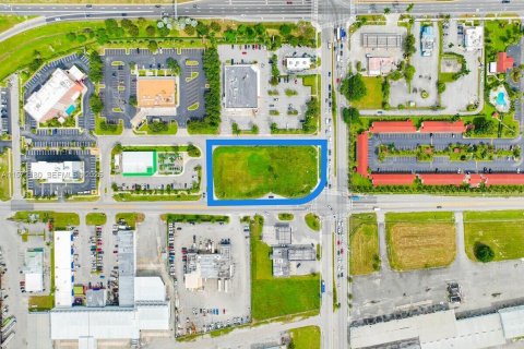 Commercial property in Florida City, Florida № 2089921 - photo 5