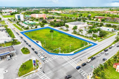 Commercial property in Florida City, Florida № 2089921