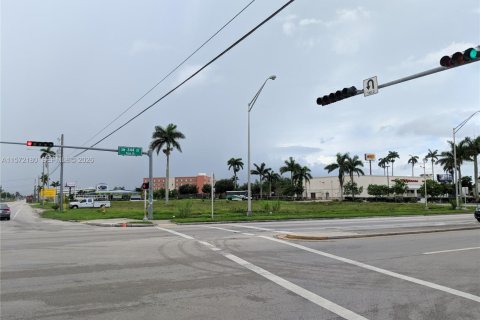 Commercial property in Florida City, Florida № 2089921 - photo 9