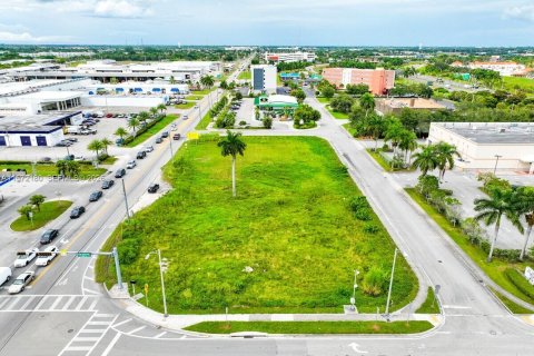 Commercial property in Florida City, Florida № 2089921 - photo 6