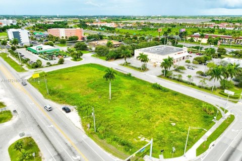Commercial property in Florida City, Florida № 2089921 - photo 8
