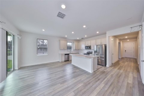 Casa en venta en Zephyrhills, Florida, 4 dormitorios, 169.83 m2 № 1898818 - foto 17
