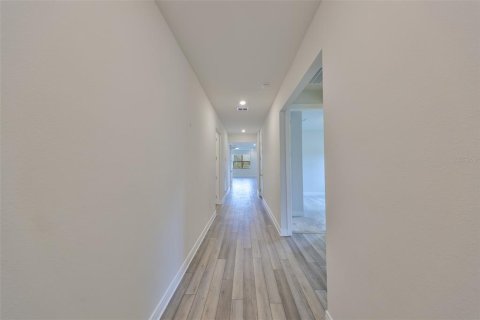 Casa en venta en Zephyrhills, Florida, 4 dormitorios, 169.83 m2 № 1898818 - foto 3