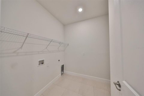 Casa en venta en Zephyrhills, Florida, 4 dormitorios, 169.83 m2 № 1898818 - foto 11