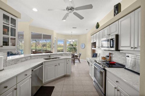 House in Nokomis, Florida 3 bedrooms, 197.51 sq.m. № 1529195 - photo 12