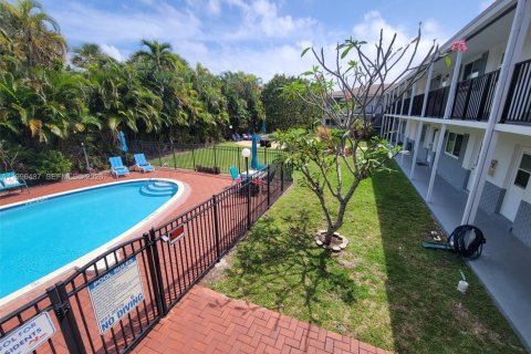 Condominio en alquiler en Hollywood, Florida, 1 dormitorio, 63.17 m2 № 2058427 - foto 12