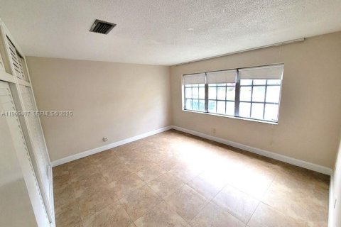 Condominio en alquiler en Hollywood, Florida, 1 dormitorio, 63.17 m2 № 2058427 - foto 6