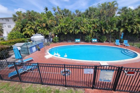 Condominio en alquiler en Hollywood, Florida, 1 dormitorio, 63.17 m2 № 2058427 - foto 11