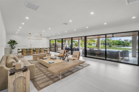 Villa ou maison à vendre à Hollywood, Floride: 6 chambres № 2047476 - photo 3