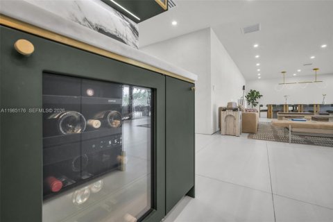 Villa ou maison à vendre à Hollywood, Floride: 6 chambres № 2047476 - photo 10