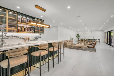 Villa ou maison à vendre à Hollywood, Floride: 6 chambres № 2047476 - photo 8