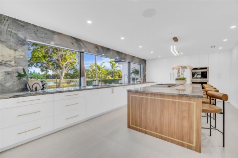 Villa ou maison à vendre à Hollywood, Floride: 6 chambres № 2047476 - photo 13