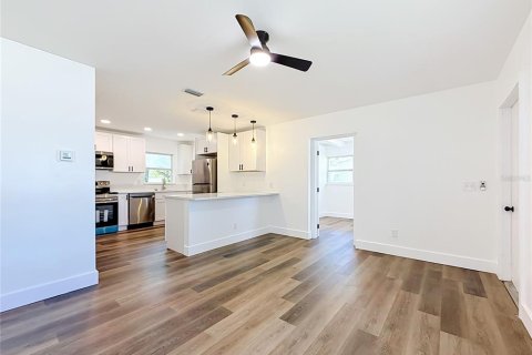 Villa ou maison à vendre à Pinellas Park, Floride: 4 chambres, 111.48 m2 № 2315337 - photo 21
