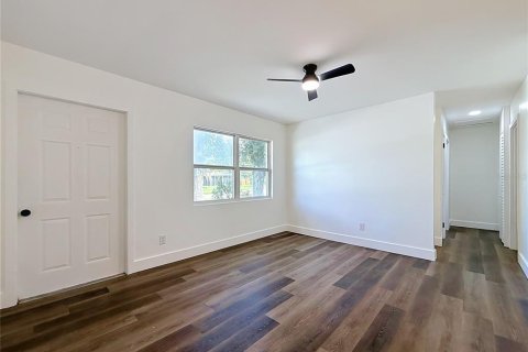 Villa ou maison à vendre à Pinellas Park, Floride: 4 chambres, 111.48 m2 № 2315337 - photo 19