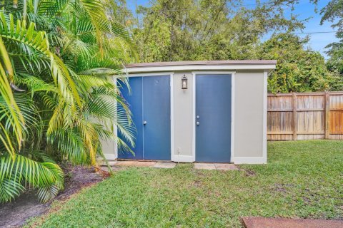 Casa en alquiler en Wilton Manors, Florida, 4 dormitorios, 170.94 m2 № 1014381 - foto 1
