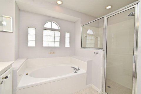 House in DeBary, Florida 3 bedrooms, 155.15 sq.m. № 1613310 - photo 24