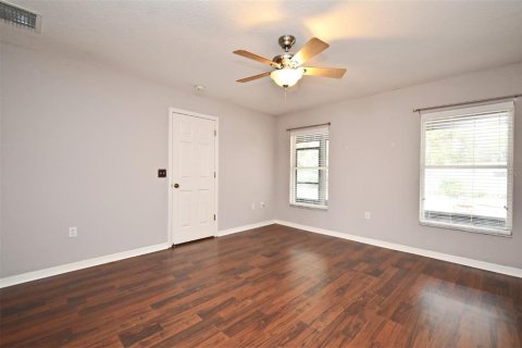 House in DeBary, Florida 3 bedrooms, 155.15 sq.m. № 1613310 - photo 18