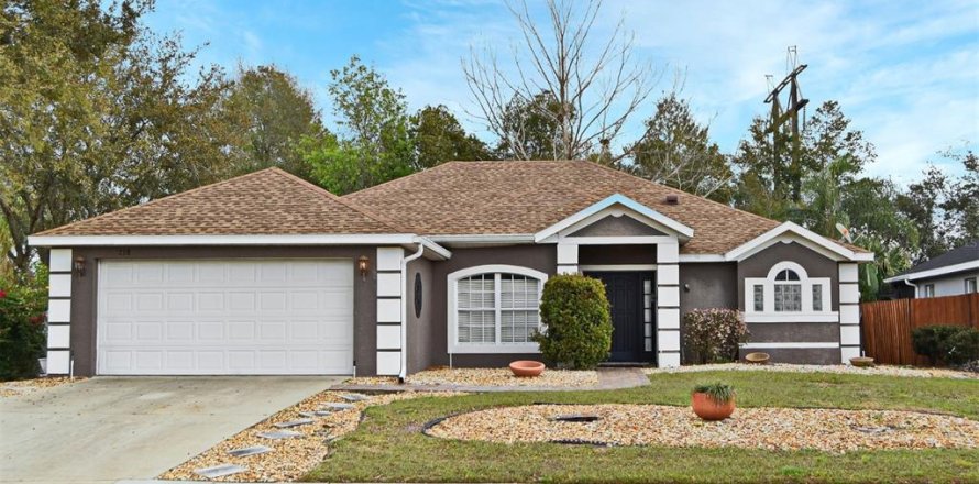 House in DeBary, Florida 3 bedrooms, 155.15 sq.m. № 1613310