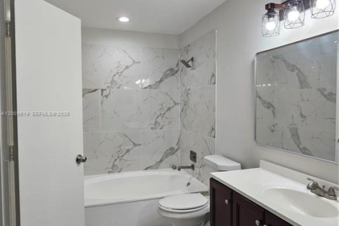 Townhouse in North Lauderdale, Florida 3 bedrooms, 110.18 sq.m. № 2072502 - photo 6