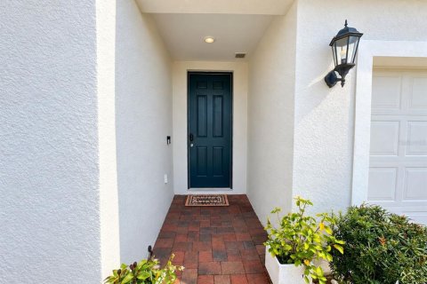 Villa ou maison à louer à Haines City, Floride: 4 chambres, 183.76 m2 № 2413446 - photo 4