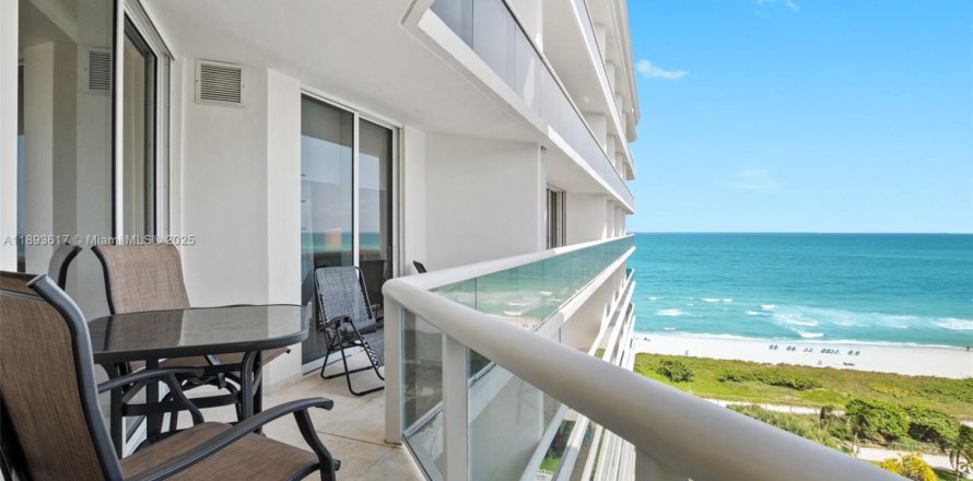 Condo in Surfside, Florida, 3 bedrooms  № 1945567