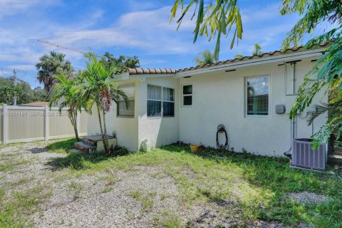 Снять в аренду виллу или дом в Форт-Лодердейл, Флорида 2 спальни, 333.52м2, № 2007222 - фото 28