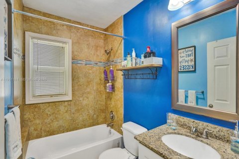 Снять в аренду виллу или дом в Форт-Лодердейл, Флорида 2 спальни, 333.52м2, № 2007222 - фото 19