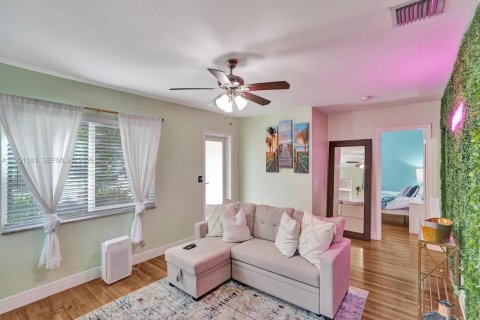 Снять в аренду виллу или дом в Форт-Лодердейл, Флорида 2 спальни, 333.52м2, № 2007222 - фото 7