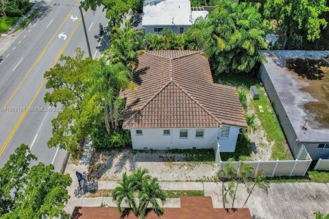 Снять в аренду виллу или дом в Форт-Лодердейл, Флорида 2 спальни, 333.52м2, № 2007222 - фото 30