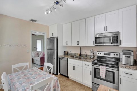 Снять в аренду виллу или дом в Форт-Лодердейл, Флорида 2 спальни, 333.52м2, № 2007222 - фото 13