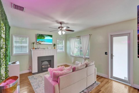 Снять в аренду виллу или дом в Форт-Лодердейл, Флорида 2 спальни, 333.52м2, № 2007222 - фото 5