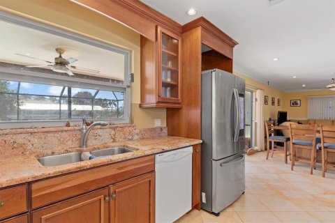 Villa ou maison à vendre à Port Charlotte, Floride: 3 chambres, 138.42 m2 № 2147732 - photo 13